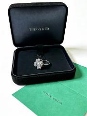Okify Tiffany Silver Four-leaf Clover Ring With Diamond - 1