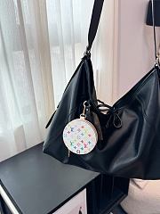 Okify Louis Vuitton Round Coin Purse Charm 1 - 6