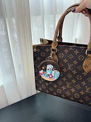 Okify Louis Vuitton Round Coin Purse Charm 5 - 2