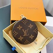 Okify Louis Vuitton Round Coin Purse Charm 8 - 5