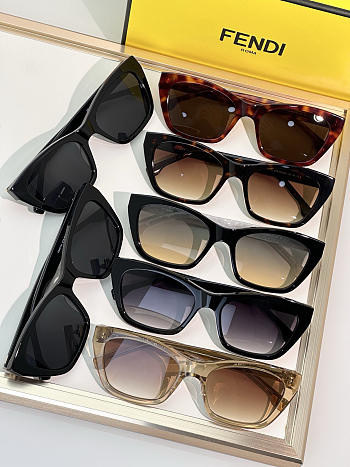 Okify Fendi FE40131 Sunglasses