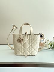 Okify Dior Toujours Vertical Bag White 18x16x12cm - 1