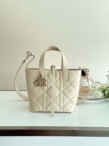 Okify Dior Toujours Vertical Bag White 18x16x12cm