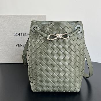 Okify Bottega Veneta Andiamo Bucket Bag Olive Green 25x18.5x11cm