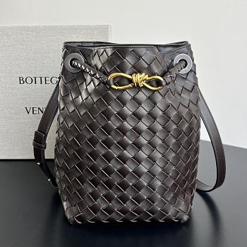 Okify Bottega Veneta Andiamo Bucket Bag Dark Brown 25x18.5x11cm
