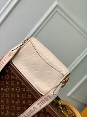 Okify Louis Vuitton Diane Bag White Cream M46388 23x16x8.5cm - 5
