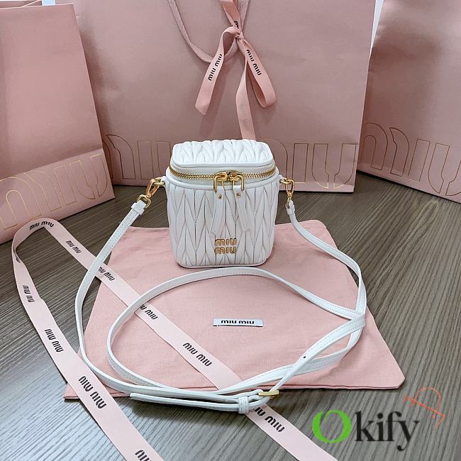 Okify MiuMiu Matelasse Vanity Bag White 10.5x9.5x7cm 5NR018 - 1