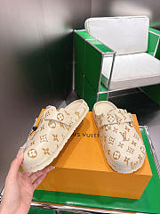 Okify Louis Vuitton Beige Close Toe Slippers Unisex - 3