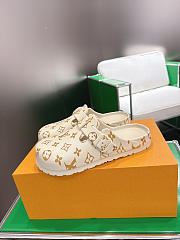 Okify Louis Vuitton Beige Close Toe Slippers Unisex - 4