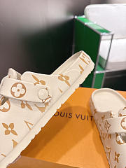 Okify Louis Vuitton Beige Close Toe Slippers Unisex - 6