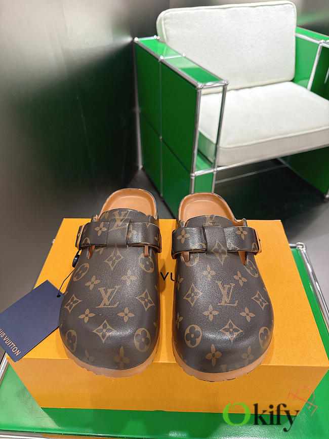 Okify Louis Vuitton Brown Close Toe Slippers Unisex - 1