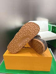 Okify Louis Vuitton Brown Close Toe Slippers Unisex - 4