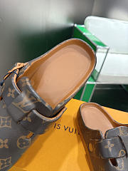 Okify Louis Vuitton Brown Close Toe Slippers Unisex - 6