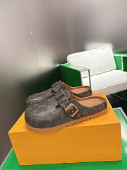 Okify Louis Vuitton Brown Close Toe Slippers Unisex - 5