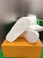 Okify Louis Vuitton White Close Toe Slippers Unisex - 5