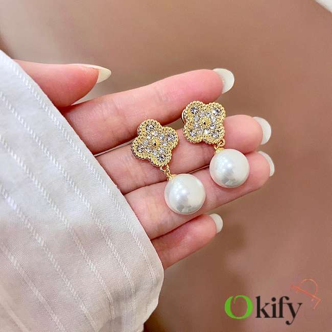 Okify VCA Gold Earrings With Diamond And Pearl - 1