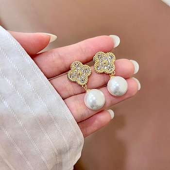 Okify VCA Gold Earrings With Diamond And Pearl