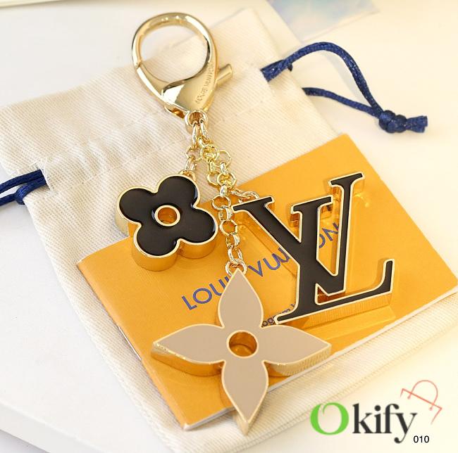 Okify Louis Vuitton Gold KeyChain 28328 - 1