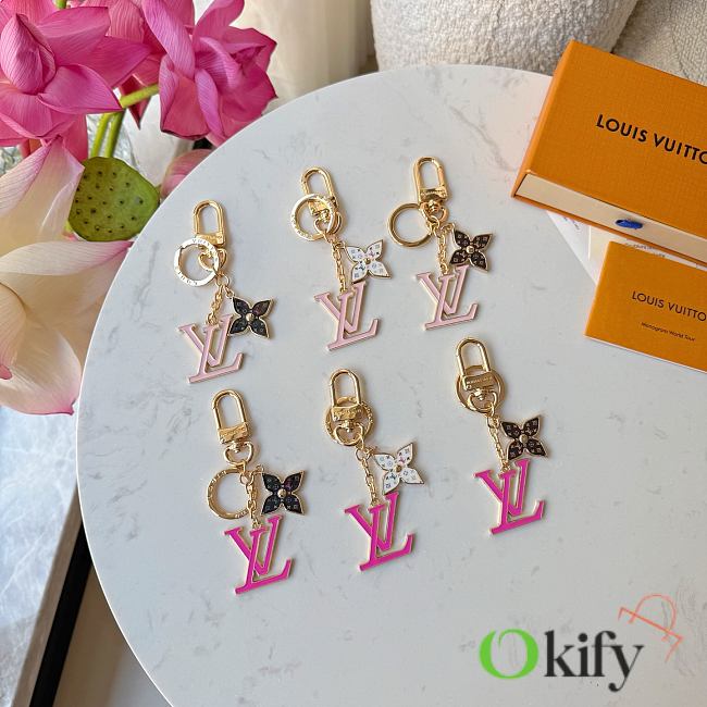 Okify Louis Vuitton x TM Gold Key Chain 28369 - 1