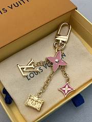Okify Louis Vuitton Gold Trunk Pink Key Chain - 1
