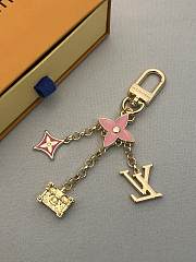 Okify Louis Vuitton Gold Trunk Pink Key Chain - 3
