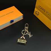 Okify Louis Vuitton Gold Trunk Key Chain - 5