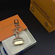 Okify Louis Vuitton Gold Trunk Key Chain - 4