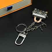 Okify Louis Vuitton Silver Trunk Key Chain - 6