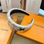 Okify Louis Vuitton White Headband  - 3