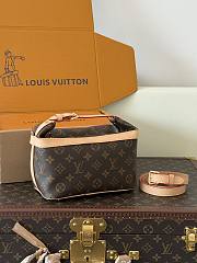 Okify Louis Vuitton Cruiser Toiletry Bag M15350 21x18x11cm - 1