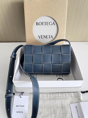 Okify Bottega Veneta Cassette Bag Dark Blue 23x15x6cm