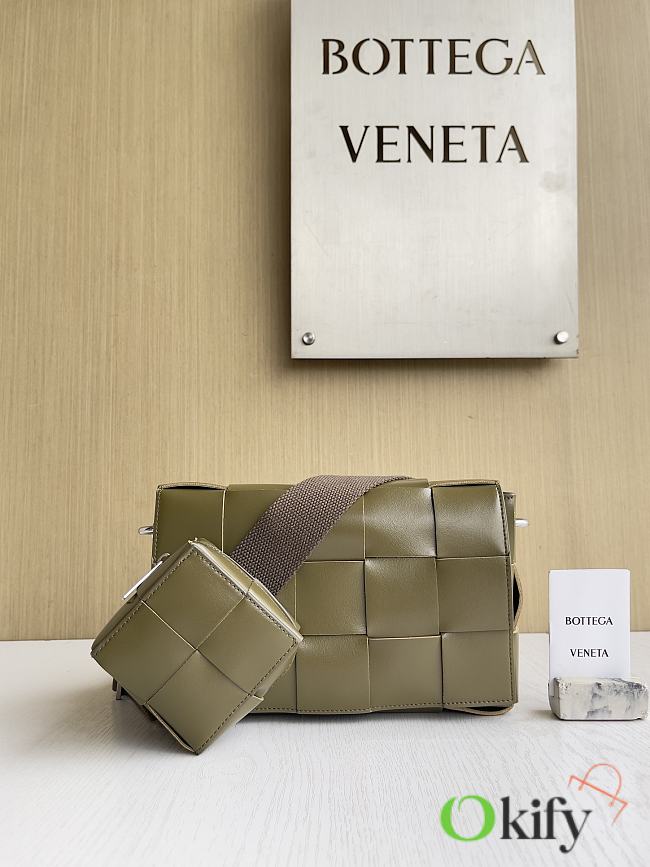 Okify Bottega Veneta Cassette With Versatile Strap Bag Olive Green 26x16x6.5cm - 1