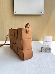 Okify Bottega Veneta Cassette Shoulder Bag Brown 23x16x6.5cm - 4