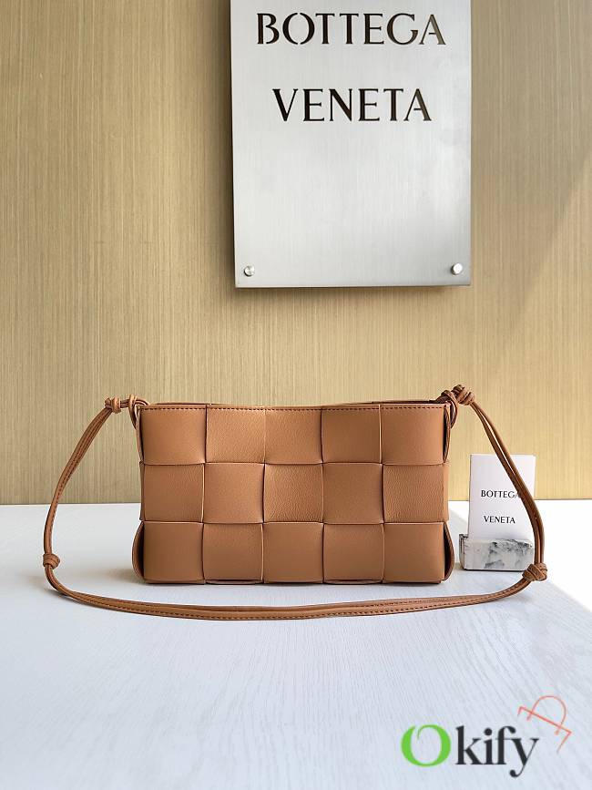 Okify Bottega Veneta Cassette Shoulder Bag Brown 23x16x6.5cm - 1