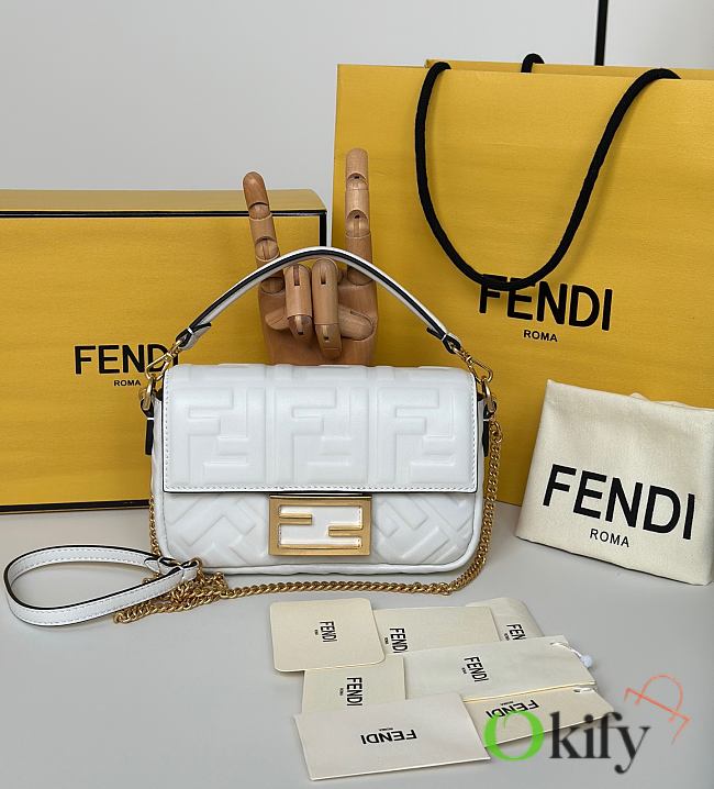 Okify Fendi Baguette Bag White Chain Strap 19x12x5cm  - 1