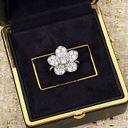 Okify Graff Flower Silver Ring With Diamond - 1