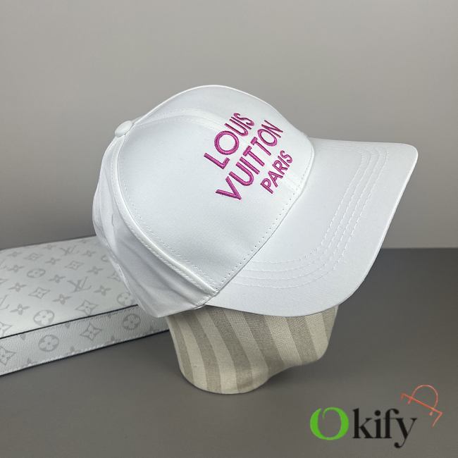 Okify Louis Vuitton White Baseball Cap 28827 - 1