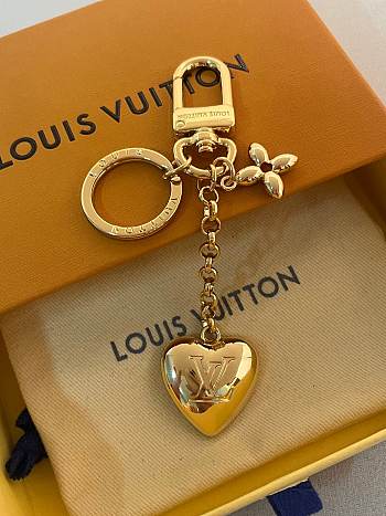 Okify Louis Vuitton Gold Heart Key Chain