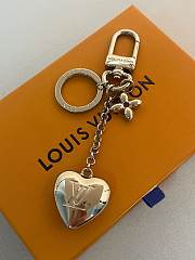 Okify Louis Vuitton Silver Heart Key Chain - 5