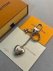 Okify Louis Vuitton Silver Heart Key Chain - 2