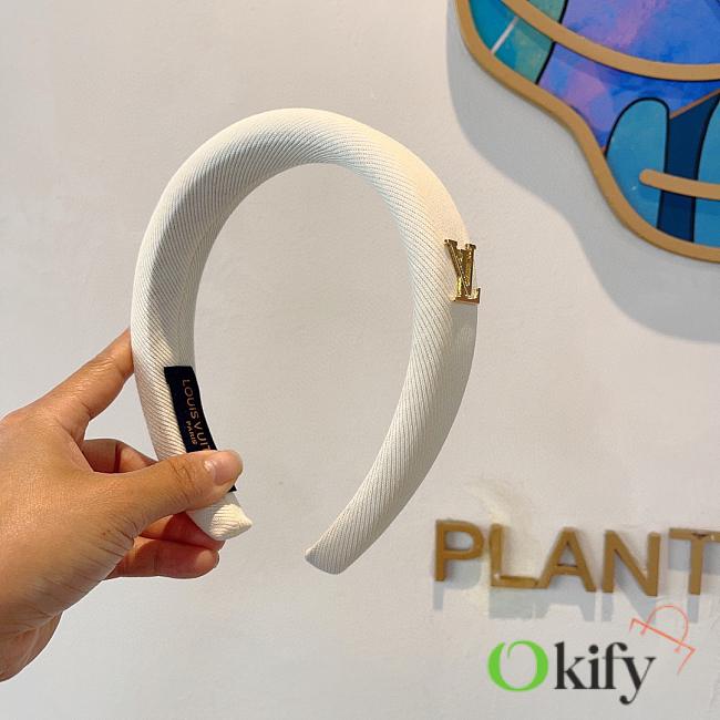 Okify Louis Vuitton White Headband 28932 - 1