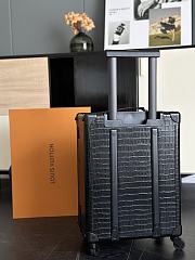Okify Louis Vuitton Rolling Trunk Black Crocodile Suitcase M12881 55x39x21cm - 2