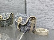 Okify Dior Bobby East West Bag Blue And White Oblique Chambray Raffia 21x12x5.1cm - 4