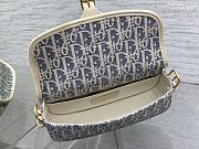 Okify Dior Bobby East West Bag Blue And White Oblique Chambray Raffia 21x12x5.1cm - 3