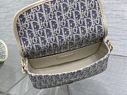 Okify Dior Bobby East West Medium Bag Blue And White Oblique Chambray Raffia 22x17x6cm - 2