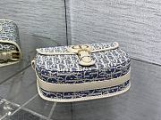Okify Dior Bobby East West Medium Bag Blue And White Oblique Chambray Raffia 22x17x6cm - 5
