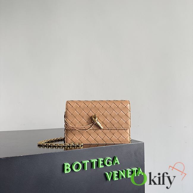 Okify Bottega Veneta Andiamo Pouch On Chain Bag Light Brown 19x11.5x4cm - 1
