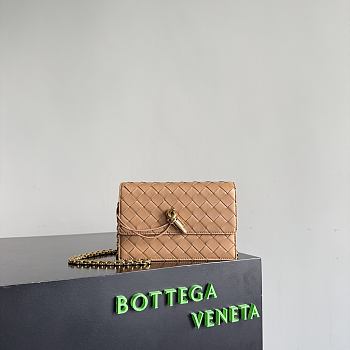 Okify Bottega Veneta Andiamo Pouch On Chain Bag Light Brown 19x11.5x4cm