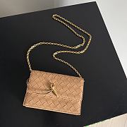 Okify Bottega Veneta Andiamo Pouch On Chain Bag Light Brown 19x11.5x4cm - 2