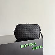Okify Bottega Veneta Intrecciato Camera Bag Black 24.5x15x6cm - 1
